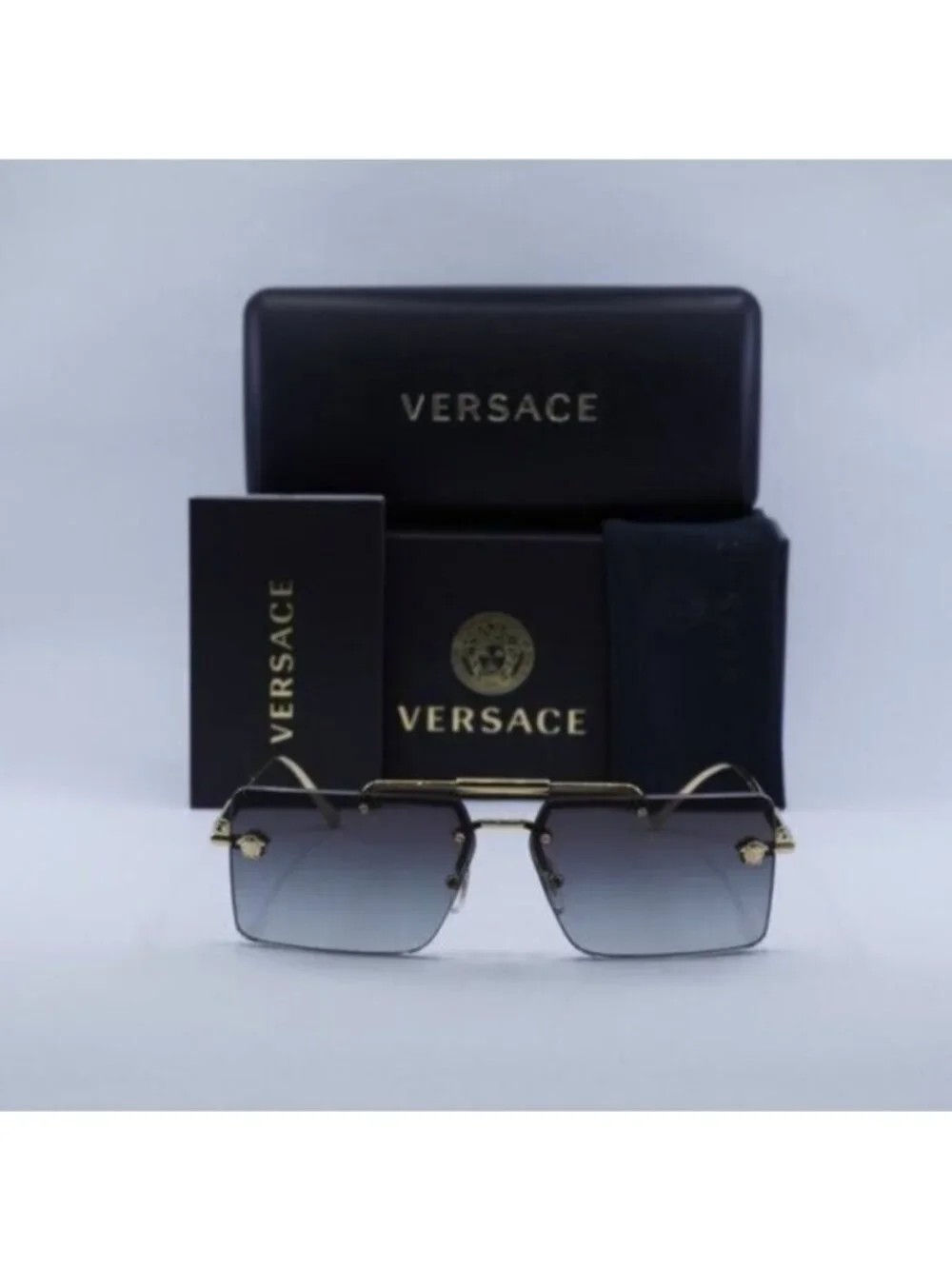 Versace model ve2245